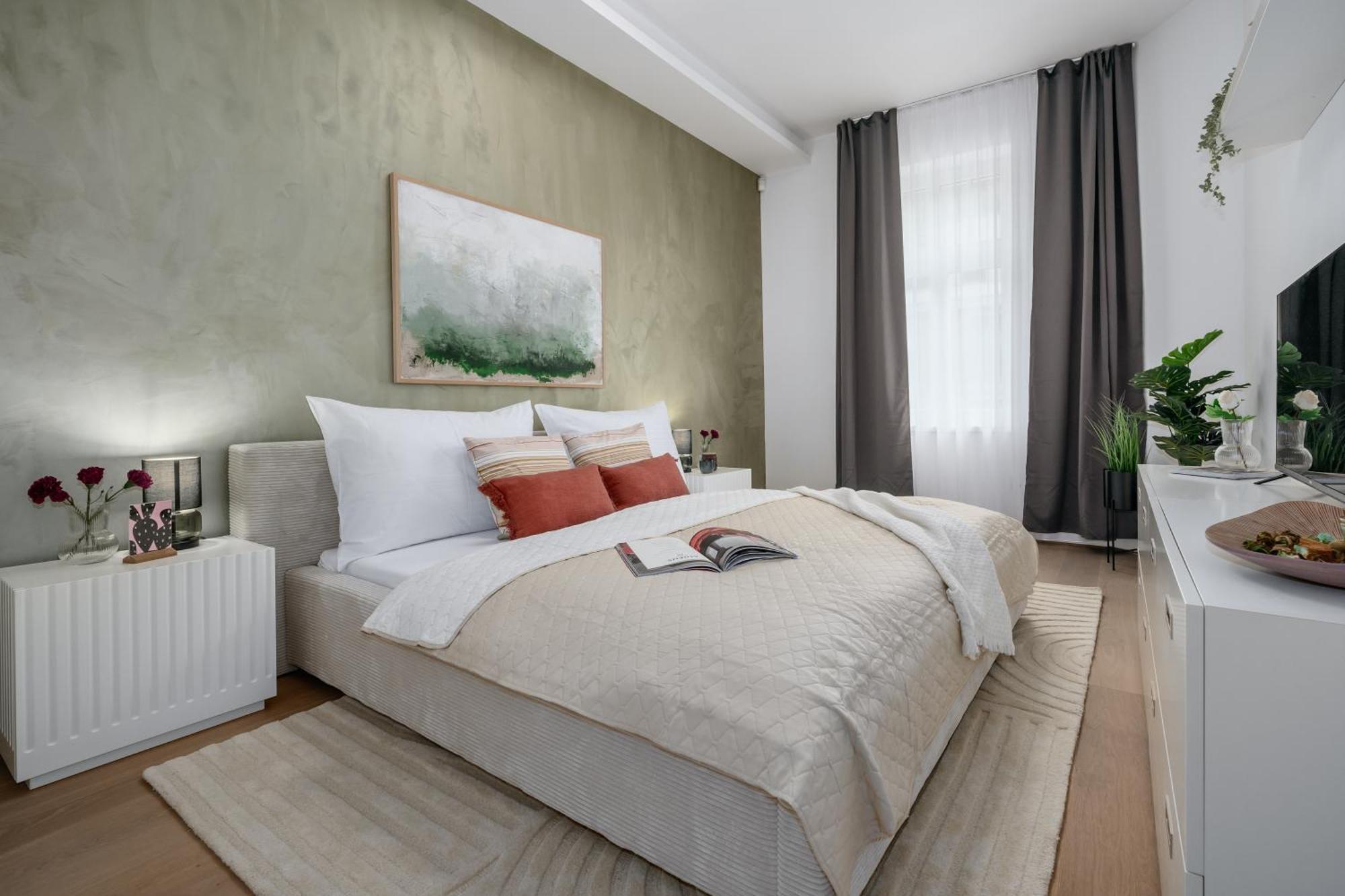 Days - Luxurious In A Quiet Area Prag
