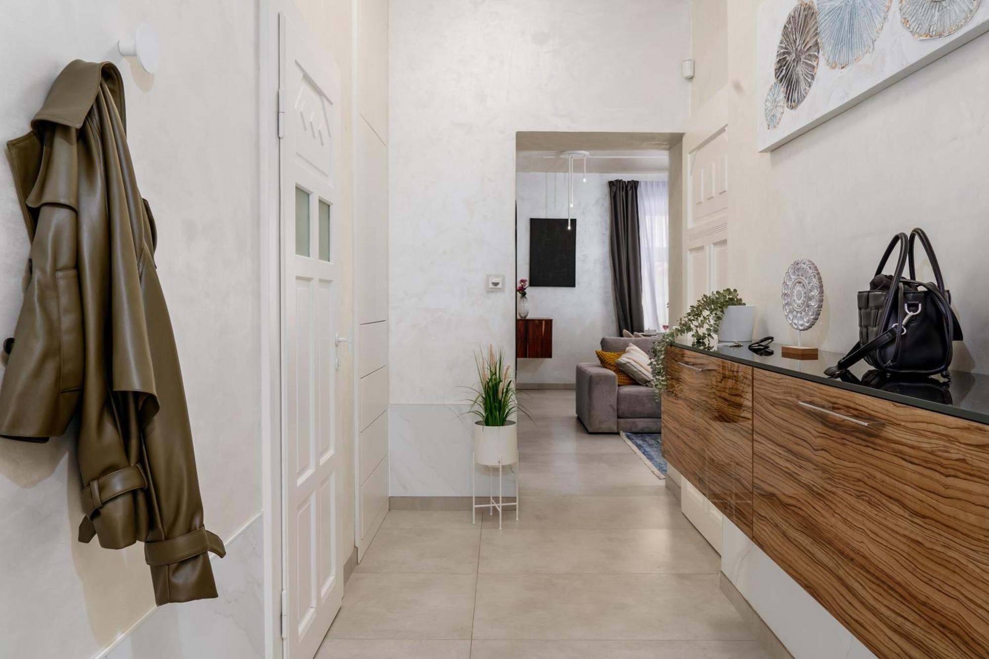 Days - Luxurious In A Quiet Area Apartment