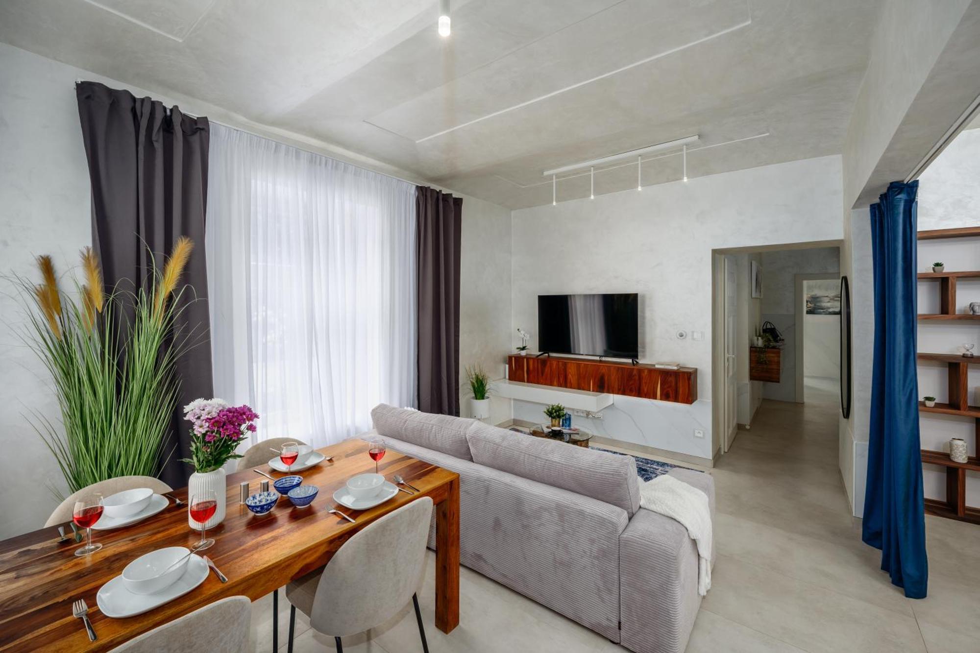 Days - Luxurious In A Quiet Area Prag