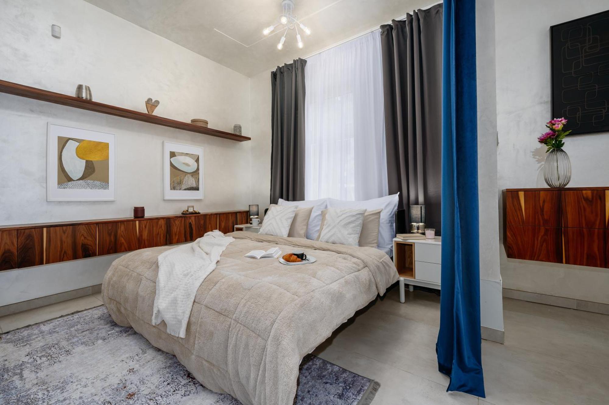 Days - Luxurious In A Quiet Area Apartment
