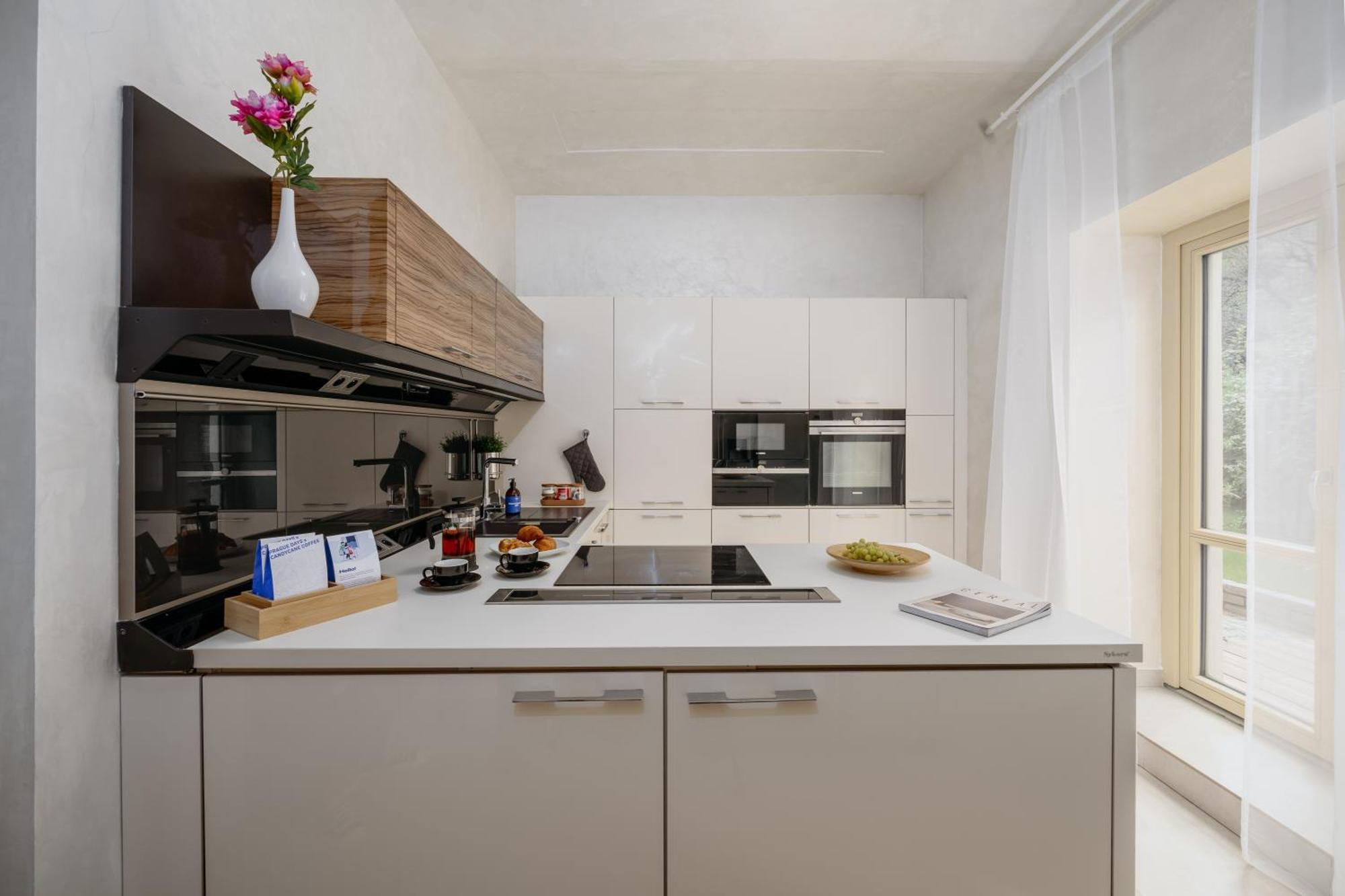 Apartment Days - Luxurious In A Quiet Area